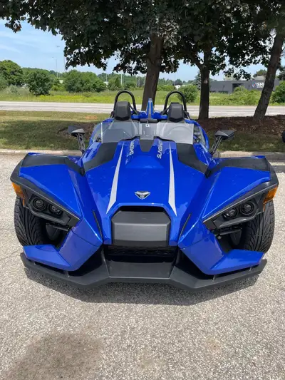 2022 Polaris Slingshot SL/LE Mississauga, ON ️ Only 2,000 KM $34,900 OBO Turn heads everywhere you g...