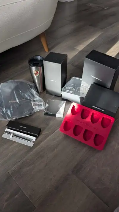 Porsche 7 Pieces Gift set includes: Porsche 911 Carbon Fiber pen Porsche Stainless Steel mug Porsche...