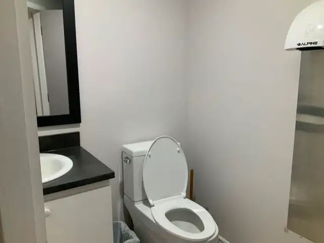 Chambres pour étudiants à louer in Room Rentals & Roommates in Rimouski / Bas-St-Laurent - Image 12