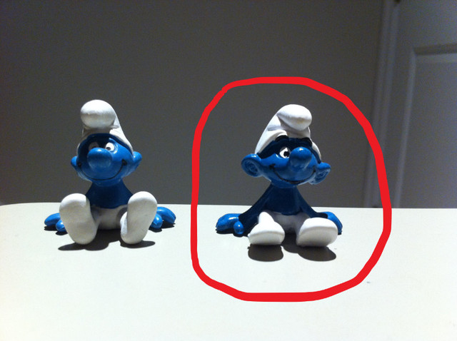 Smurfs - Vintage Relaxing Smurf (Variant 1) in Arts & Collectibles in Ottawa