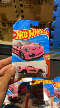 Hot wheels Porsche 911 GT3RS Pink