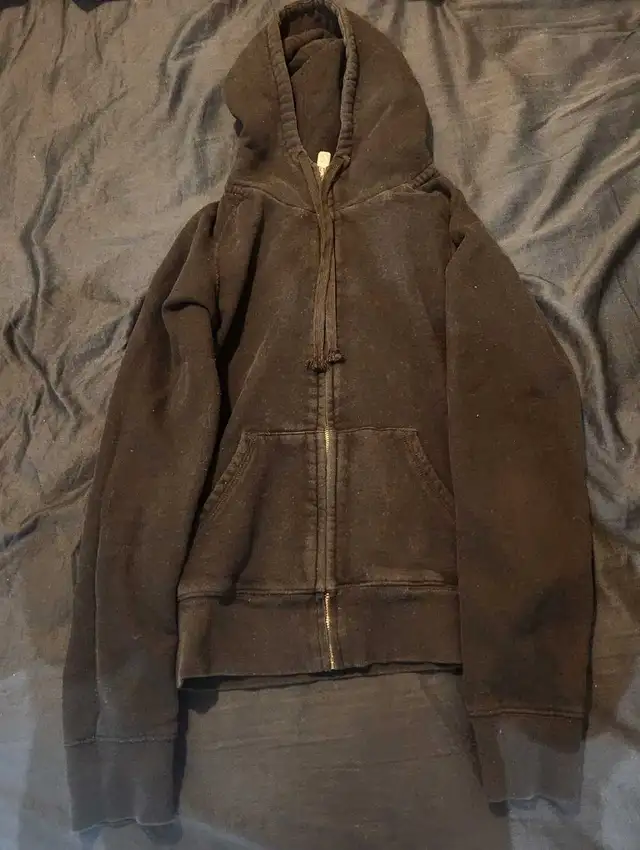 TNA Hoodie (Size Small) in Women's - Tops & Outerwear in Calgary - Image 2