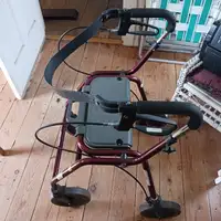 Wheeled walker with seat 