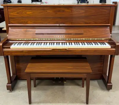 Yamaha u1 in walnut finish - Excellent condition, View more