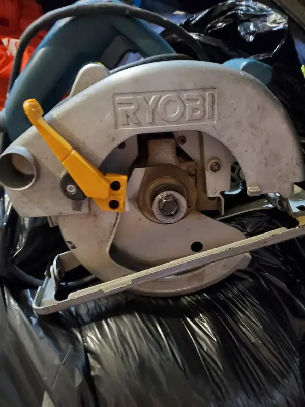 Ryobi circular saw in Power Tools in City of Toronto - Image 5