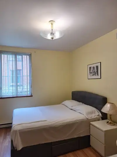 Chambres meublées dans un appartement 5 1/2 dans le secteur de Cote des Néiges, proche de l'Universi...