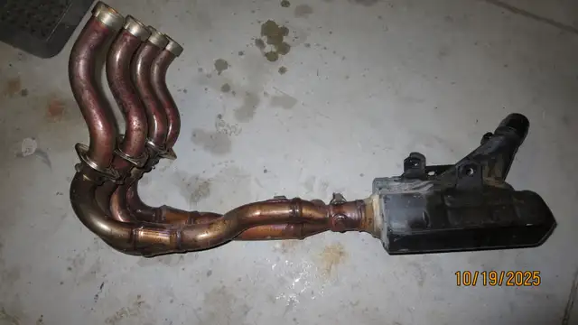 2011-2015 SUZUKI GSXR 600 OEM EXHAUST SYSTEM in Sport Bikes in Barrie - Image 6