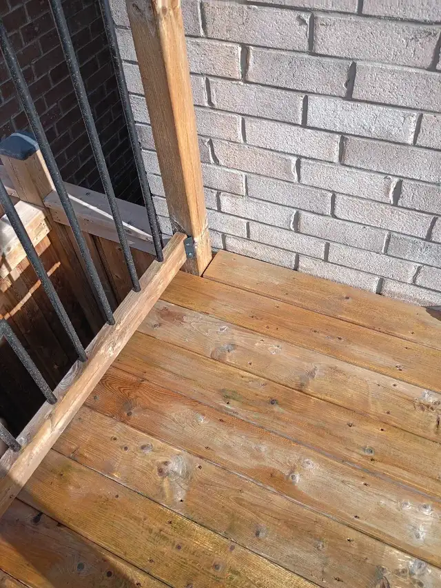 powerwashing deck and fence 