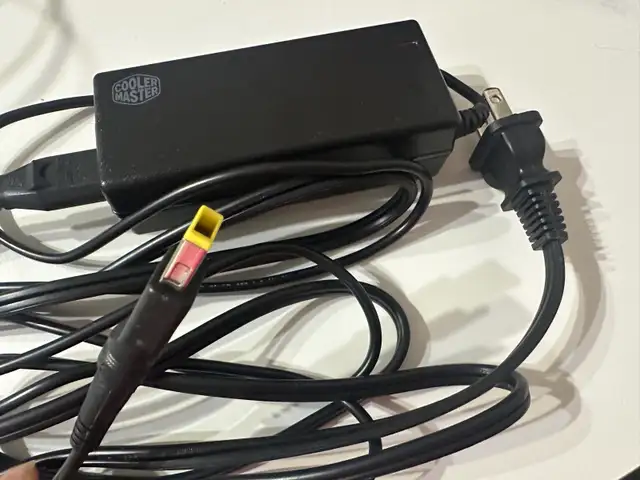 Cooler Master Laptop Charger/AC Power Adapter with Multiple Tip in Laptop Accessories in Markham / York Region - Image 3