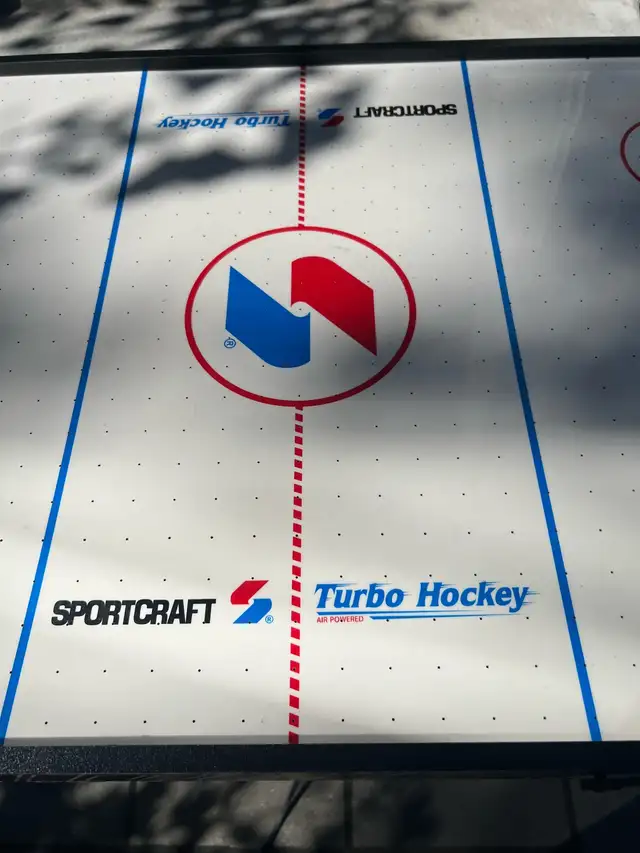Air Hockey Table63793631643009121