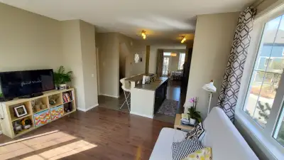 3.5 bed + Den, 2.5 bath, 2 car garage, Park, Summerside