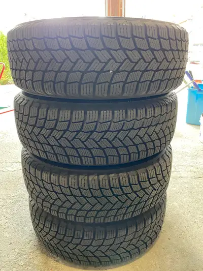 Michelin X-Ice Snow winter tires 195/65R15 95T Mounted and balanced on steel rims Tires are in mint...