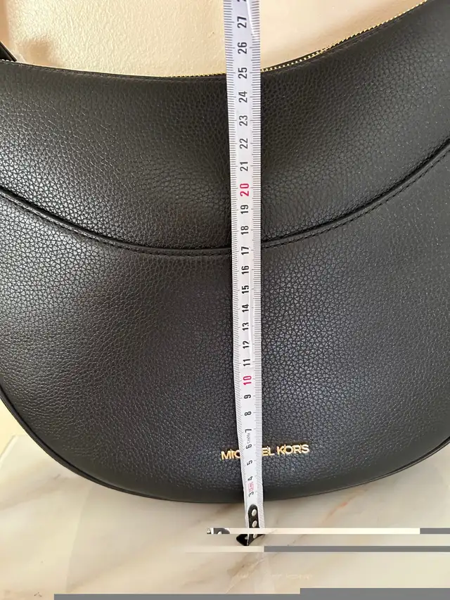 Michael Kors bag  in Women's - Bags & Wallets in London - Image 8