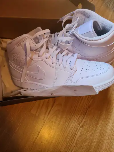 jordan 1 triple white size 11, View more