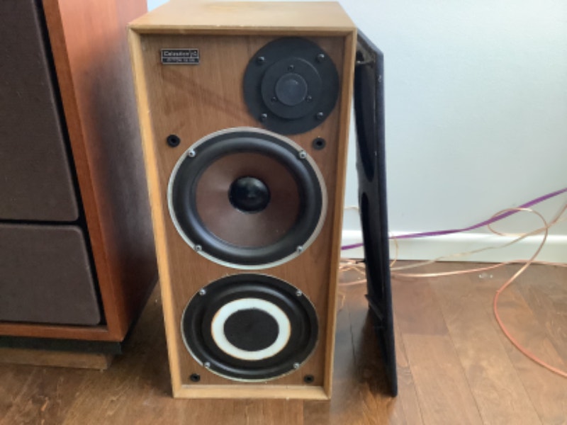 Single speaker Celestion Ditton 15XR, ONLY ONE SPEAKER, pick up