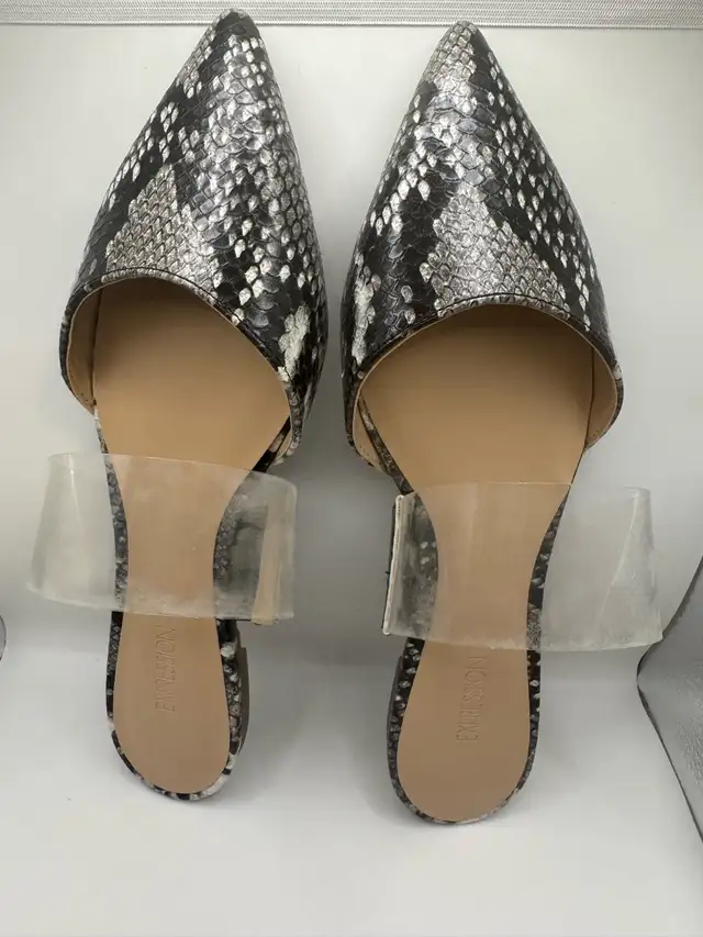 Expression Snakeskin Mules - Size 7 in Women's - Shoes in City of Toronto - Image 5