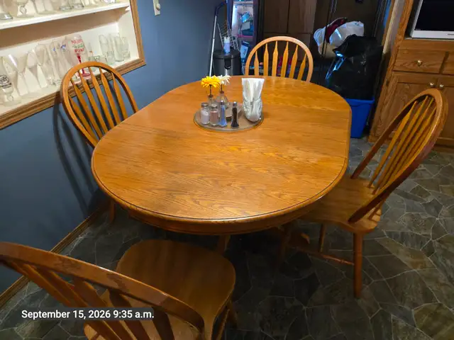 oak dinning room table and 4 chairs | Dining Tables & Sets | Winnipeg ...
