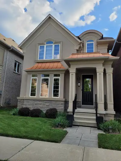Oakville - BEAUTIFUL Detached Home with 2 Car Garage FOR RENT