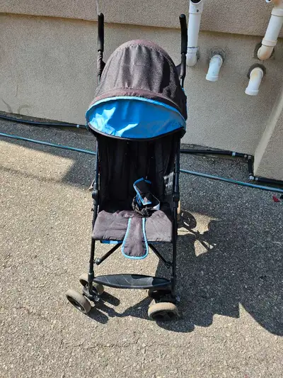 Great stroller for summer time. Easy to fold Location near Wilson Ave and Jane Street