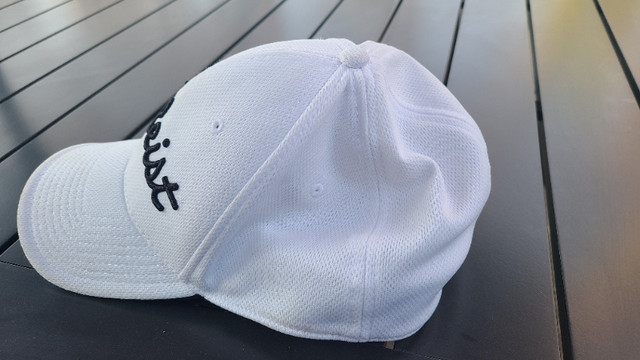 Titleist Golf Hat - White Oakland Hills Country Club in Golf in City of Toronto - Image 4