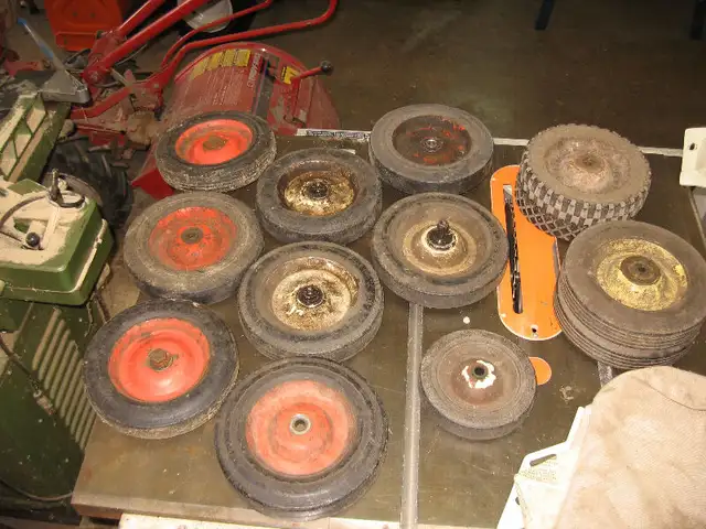 Used Lawnboy Mower Parts For Sale in Lawnmowers & Leaf Blowers in Kitchener / Waterloo - Image 3