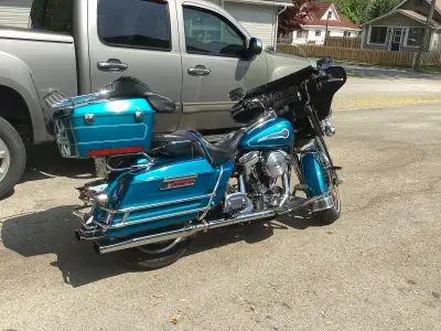 New rear tire & brakes, front fork seals. Great reliable touring machine