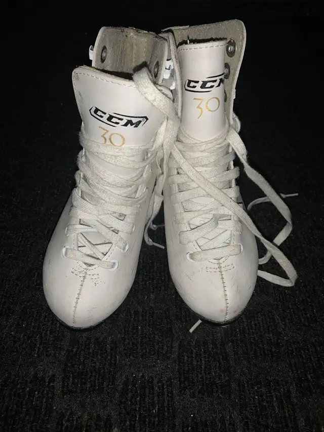 child’s figure skates in Skates & Blades in City of Toronto - Image 3