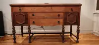 Meuble buffet style antique / Antique-style buffet sideboard