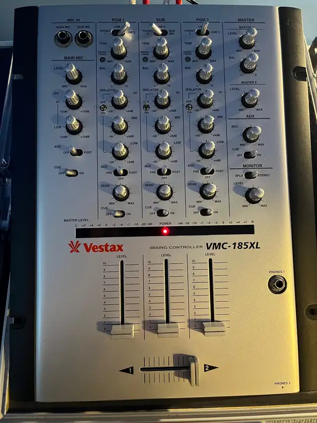 CDj’s Stanton With Vestax mixer with flight/road cases in Performance & DJ Equipment in City of Toronto - Image 5