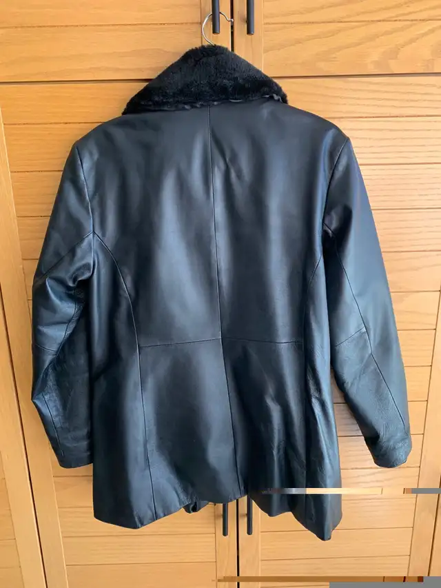 Women’s Real Leather  Coat in Women's - Tops & Outerwear in Mississauga / Peel Region - Image 3