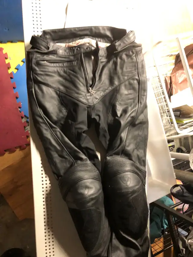 Motorcycle rider safety stuff in Motorcycle Parts & Accessories in Hamilton - Image 8