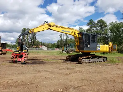 Good starter machine or for clearing lots. Everything works as it should. 6 new undercarriage roller...