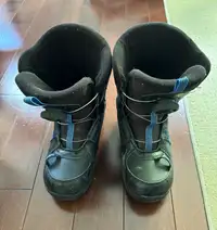 K2 Mini Turbo Snowboard Boots in Size 1Y