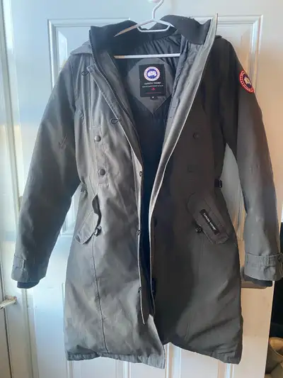 Canada Goose Women’s Parka Kensington in Graphite , View more