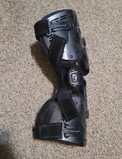 Ossur Unloader One Knee Brace (Right Leg), View more