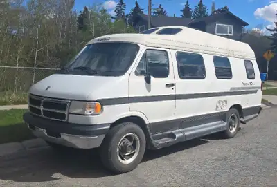 Much loved Roadtrek 190 Versatile Class B RV. Dodge Ram 3500 (B3500) chassis with 5.2L V8 engine. 19...