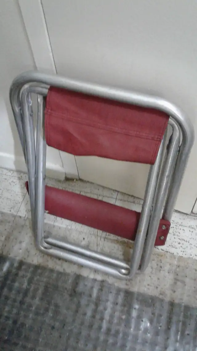 COTTAGE OR GARDEN CHAIR in Patio & Garden Furniture in City of Toronto - Image 2