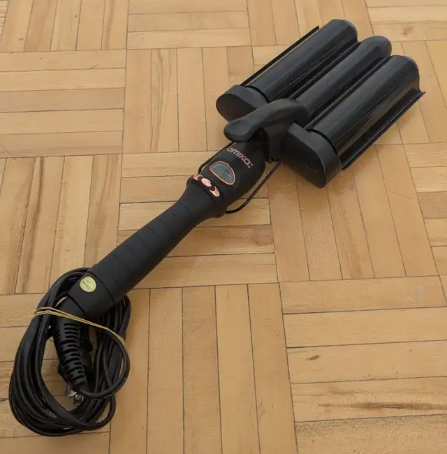 Amika High Tide Deep Wave Hair Crimper in Health & Special Needs in City of Toronto - Image 2