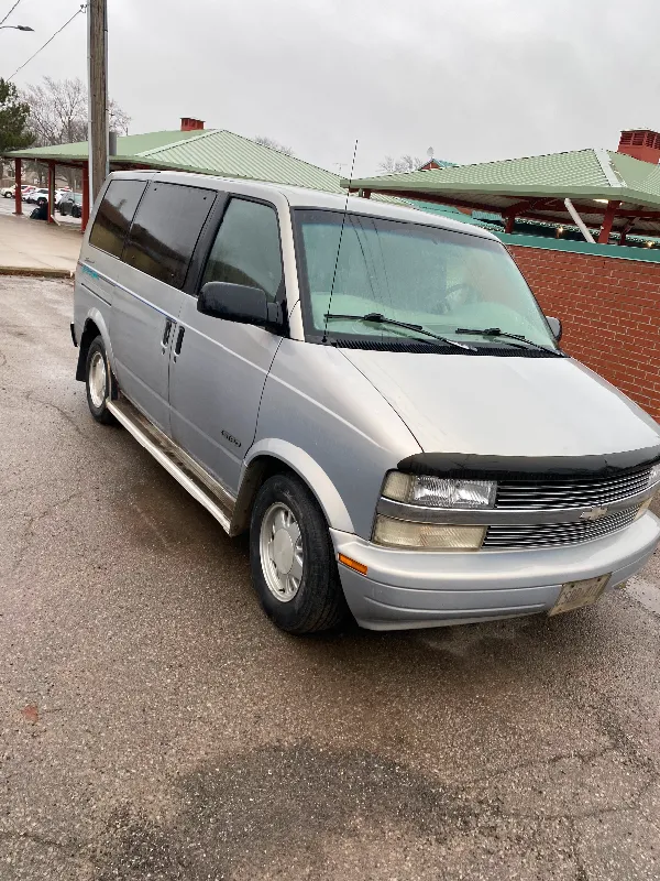 1998 Chevy Astro van for sale