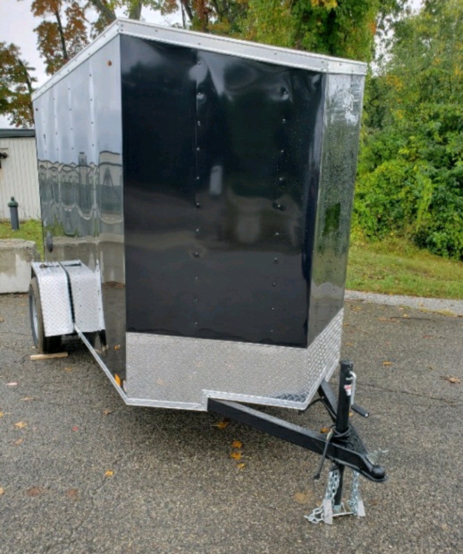 2019 5x8+2ft v nose enclosed trailer with barn door Cargo & Utility