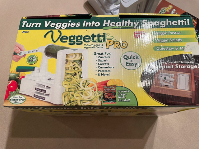 VEGGETTI PRO Table-Top Spiral Vegetables Cutter in Processors, Blenders & Juicers in Windsor Region