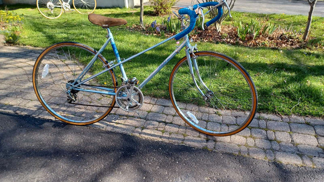 Vintage road bikes 27" tires  in BMX in Oshawa / Durham Region - Image 2