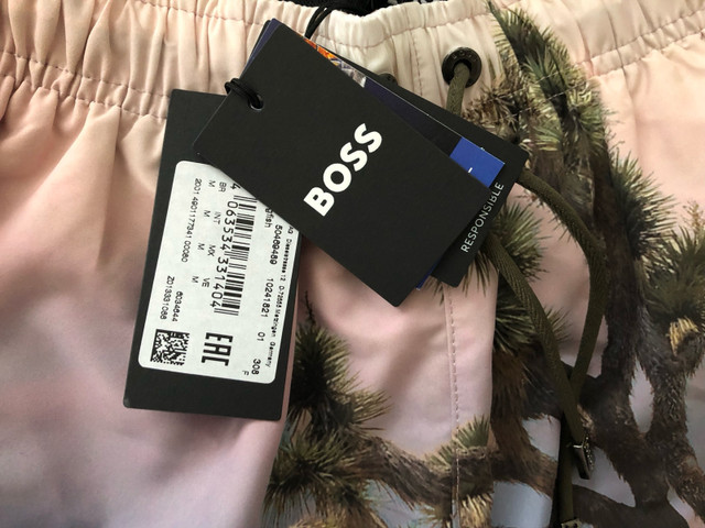 Short de bain Hugo Boss swim wear dans Hommes  à Laval/Rive Nord - Image 4