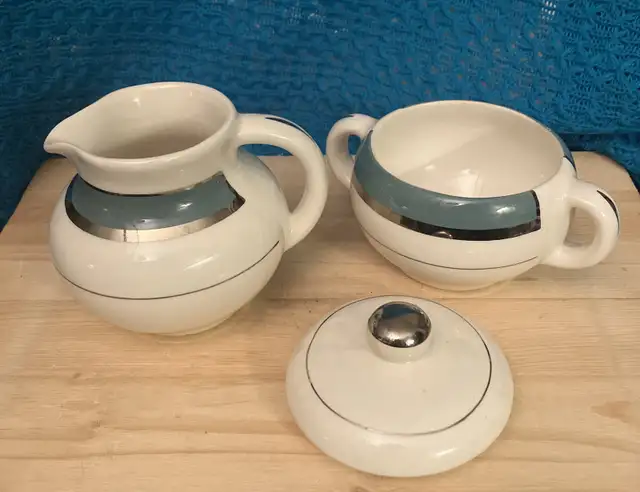 Vintage Hycroft Made in Canada China Set. in Arts & Collectibles in Moose Jaw - Image 6