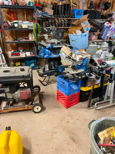 Sell multiple things from tools to kitchen stuff And everything in between 8187 hyw 209 running agai...