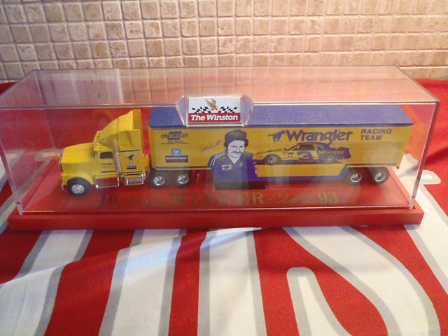 Dale Earnhardt Sr  Six Tractor Trailers Look At Pictures in Arts & Collectibles in Renfrew - Image 3