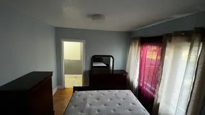 2 chambres disponible pour colocation dans une grande maison chambres situé au 1er étage, dans un en...