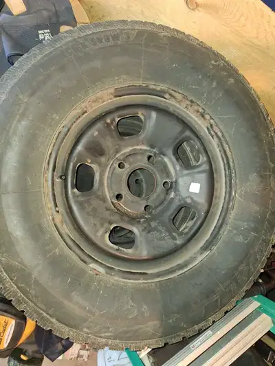 Uniroyal Tiger Paw Ice and Snow tires on Rims. Was on 2020 dodge ram Classic Good shape