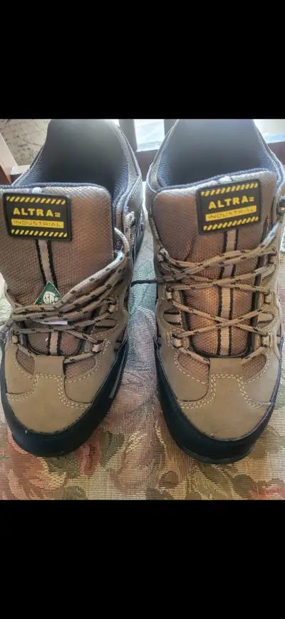 Soulier de sécurité pour homme., View more