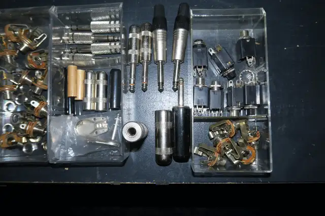 Switchcraft Stereo & Mono 1/4" Phone Plugs & Jacks in General Electronics in Guelph - Image 6